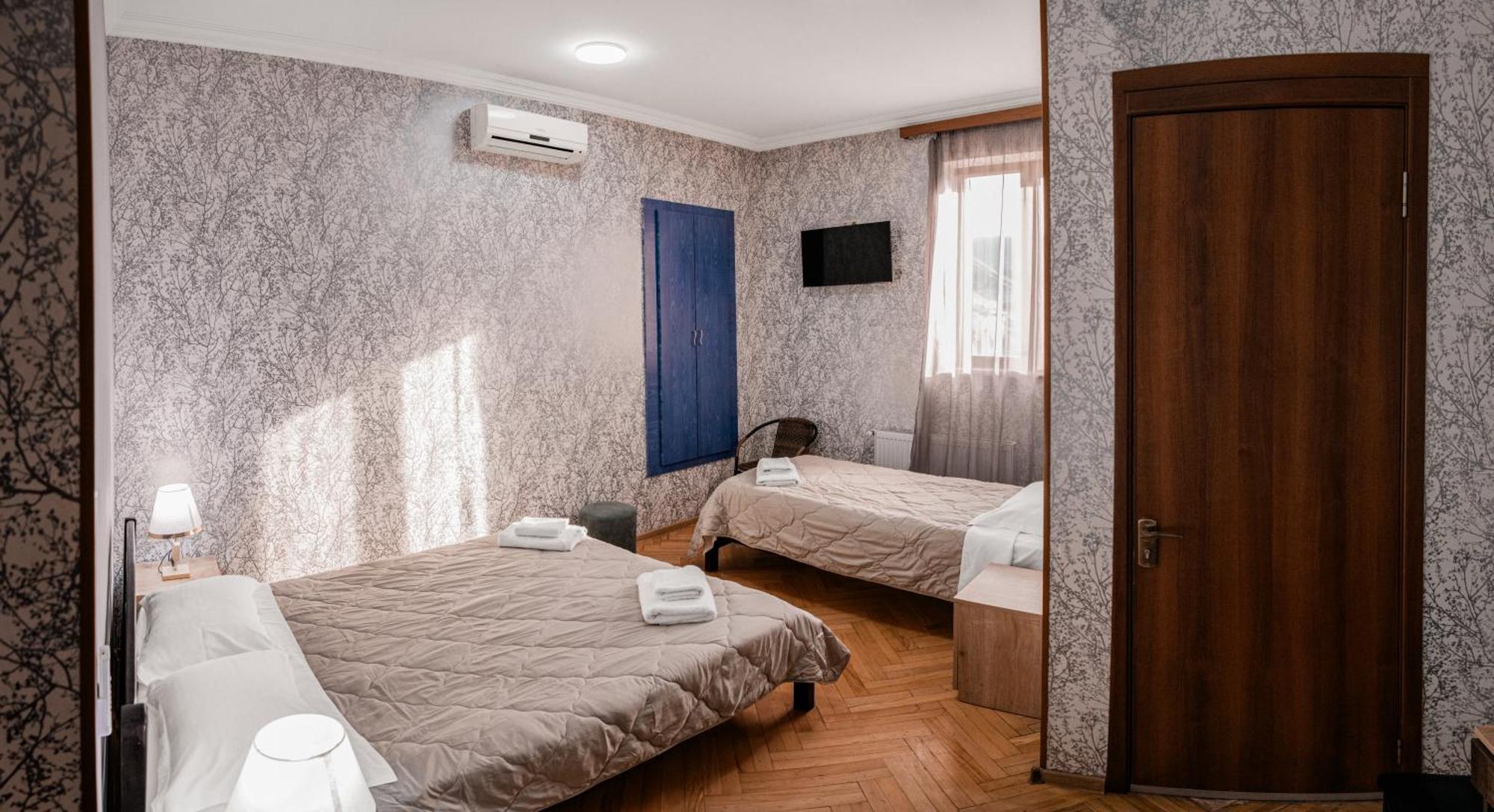 Lotus Hotel Tbilisi Bagian luar foto